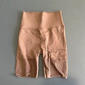 Fabletics Beach School biker short with cut outs